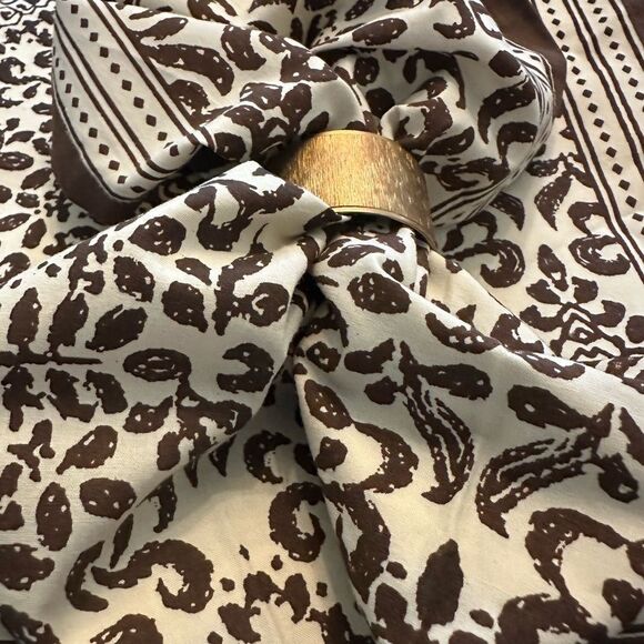 World Market Square Floral Cotton Napkins (6) 20”x20” - Picture 2 of 4